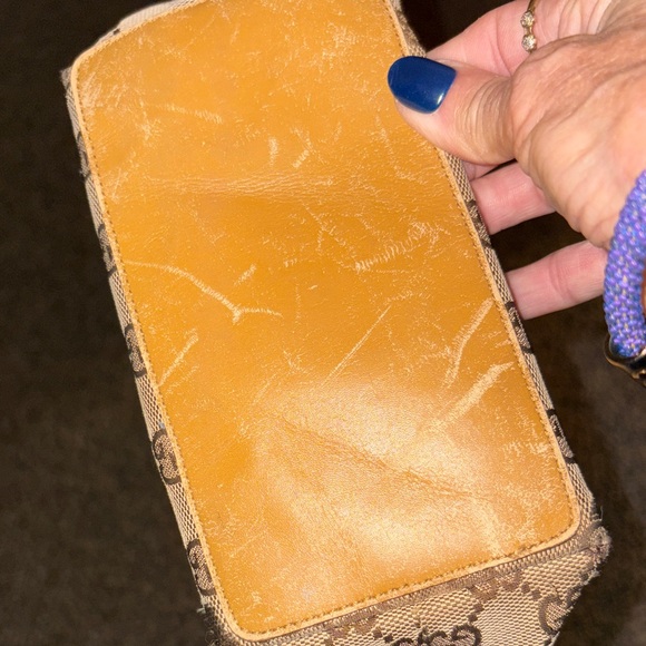 Gucci Beige Monogram Tote Bag - Picture 4 of 9